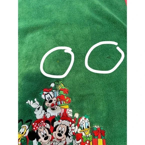 Disney Parks Green Red Trim Happy Holidays Blanket Mickey Minnie Friends Fab 5